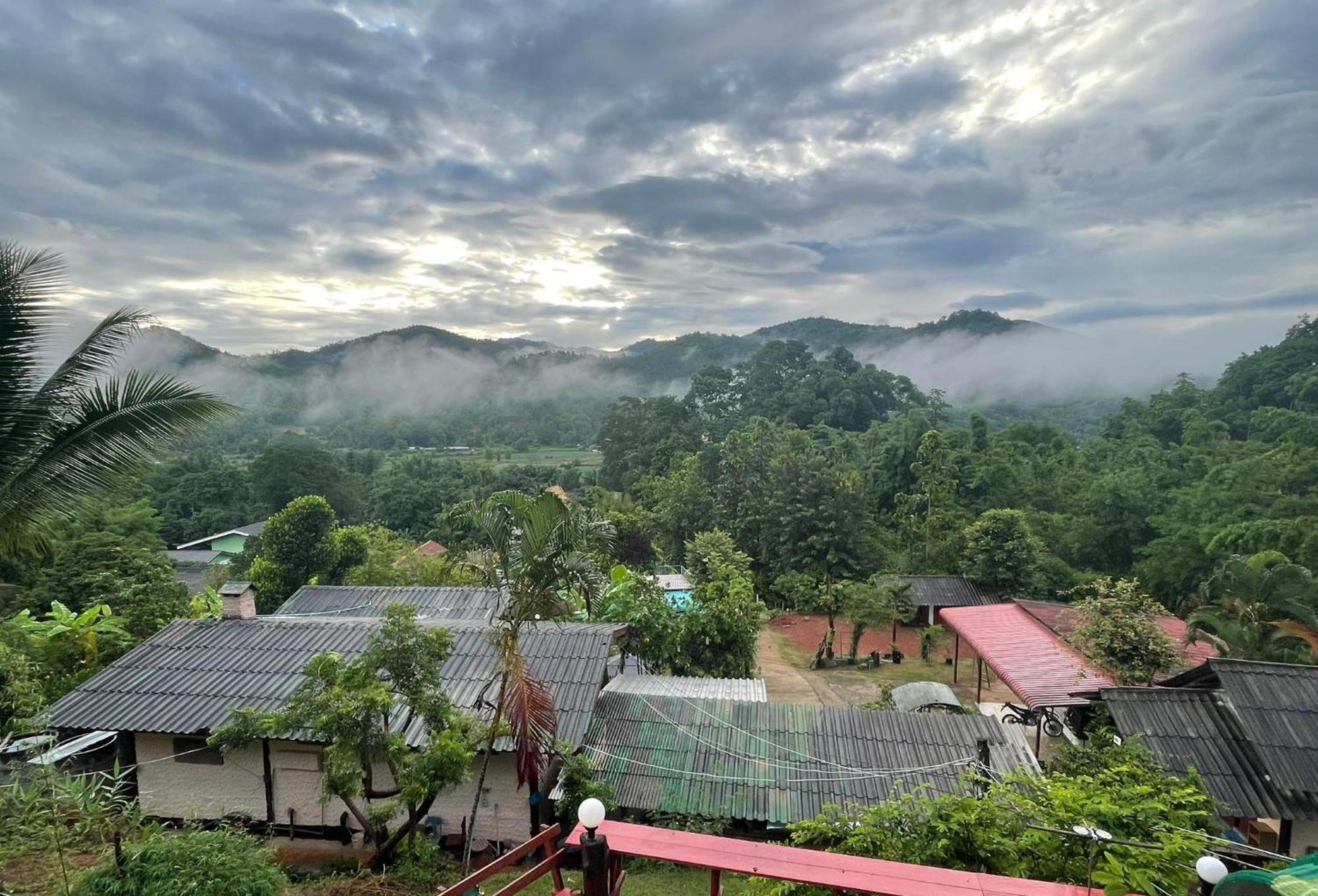 Forest Guesthouse Samoeng Buitenkant foto