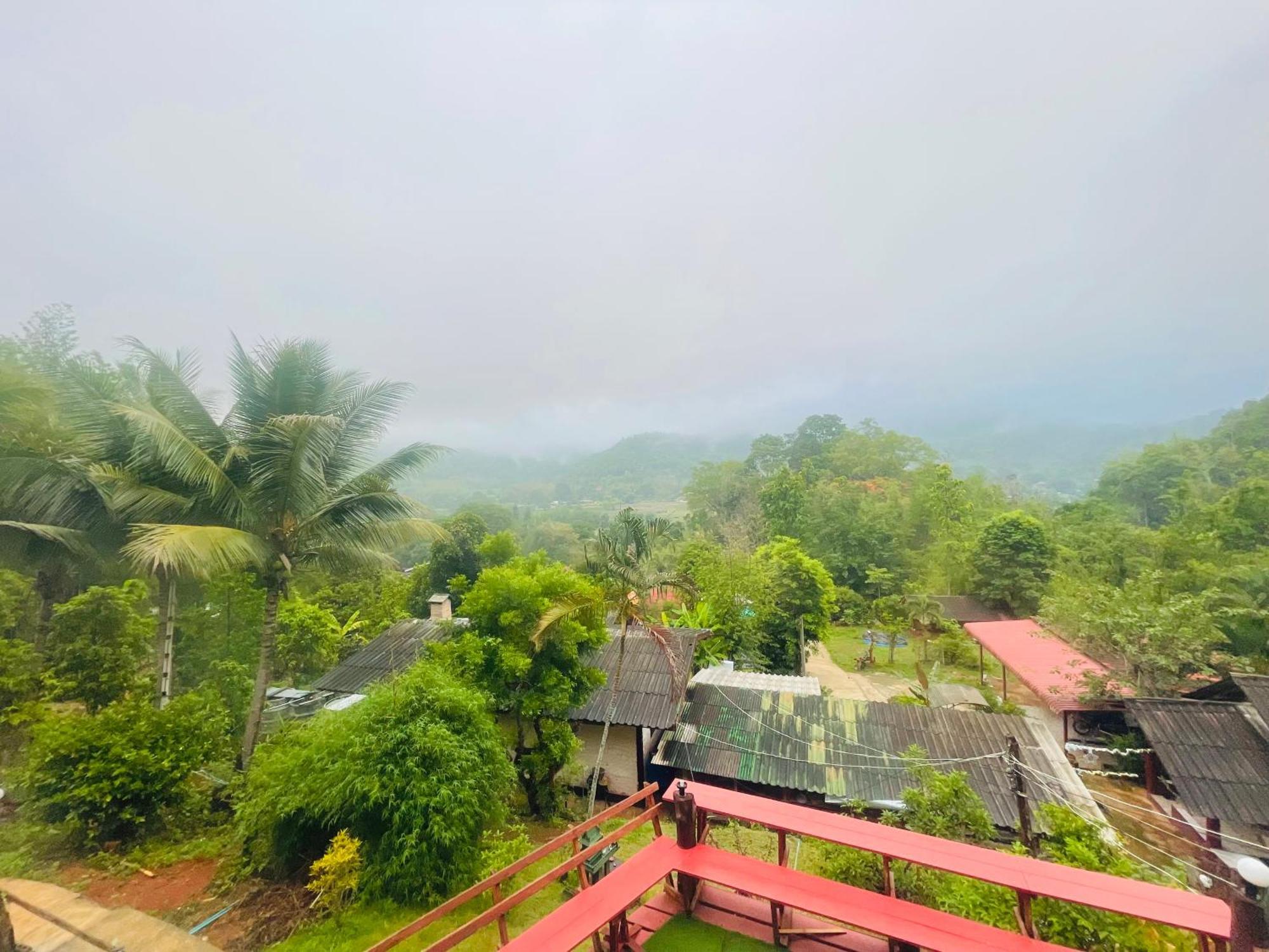 Forest Guesthouse Samoeng Buitenkant foto